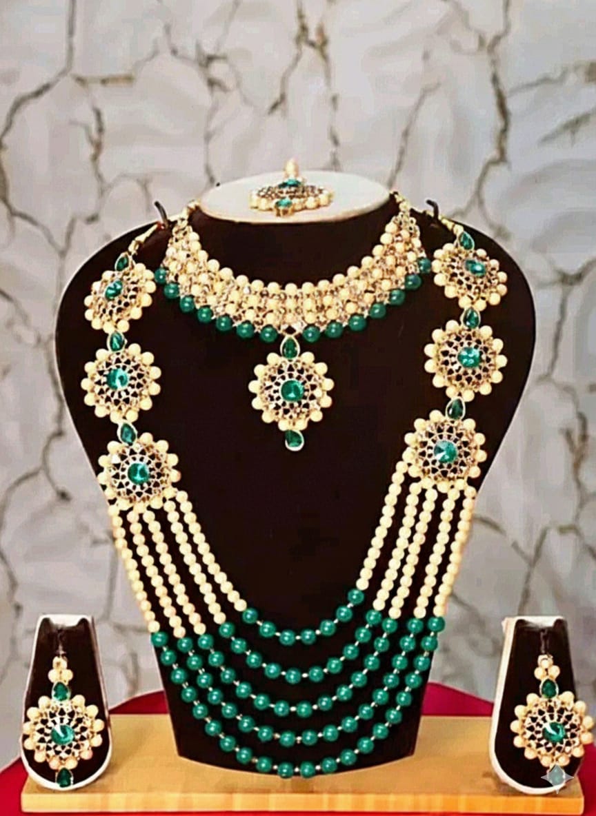 Traditional Emerald Green & Pearl Kundan Bridal Jewellery Set with Rani Haar